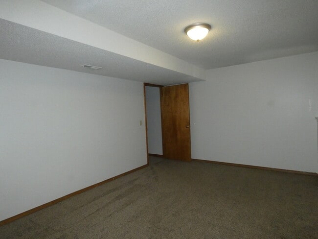 Building Photo - Beautiful Town Home in Kearney, MO