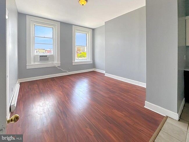 Building Photo - 1812 McCulloh St