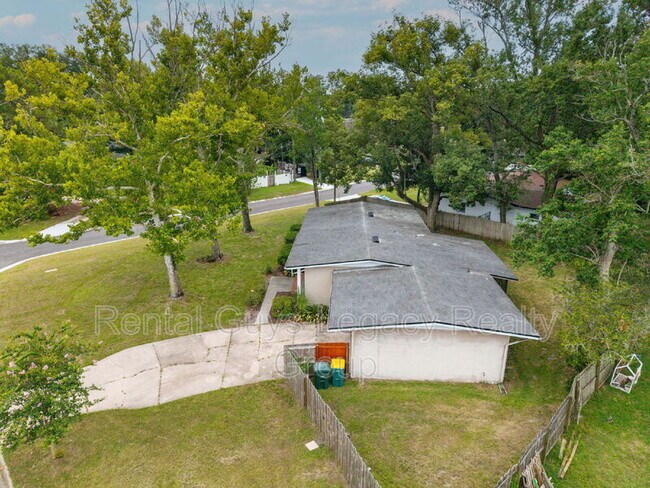 Building Photo - 3872 Marianna Rd