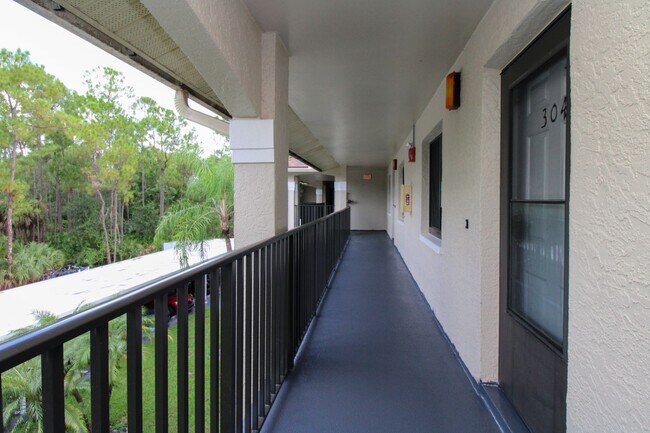 Building Photo - 5767 Deauville Cir