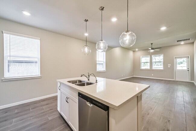 Building Photo - Experience luxury in this never-lived-in Beazer home located in the desirable Montgomery Ridge co...