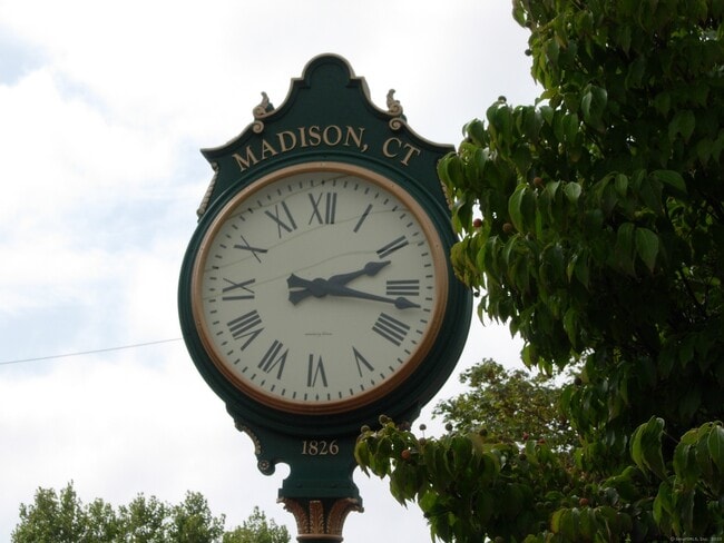 Building Photo - 37 Dudley Ln