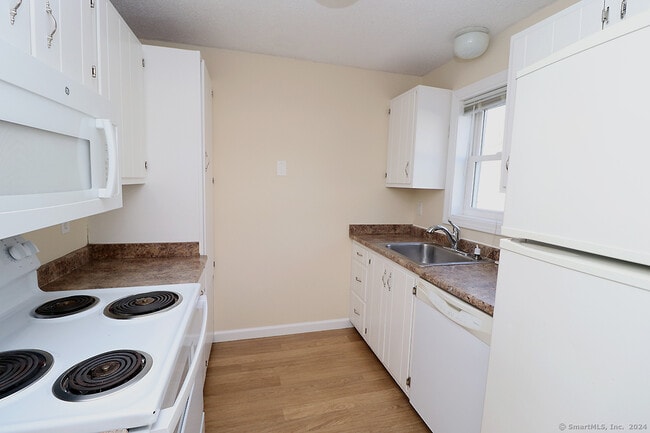 Building Photo - 349 Allen Rd