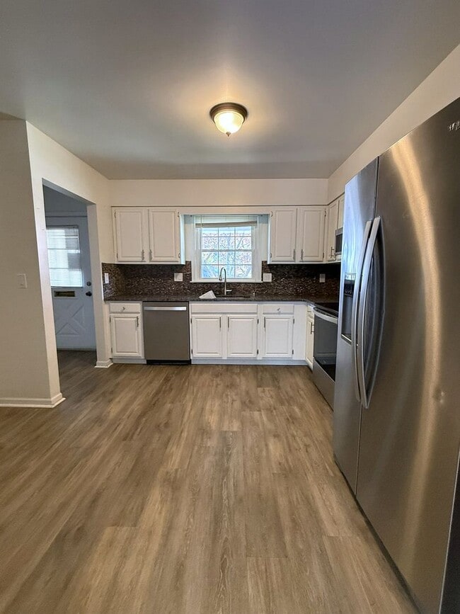 Building Photo - 1308 S Mt Joy St