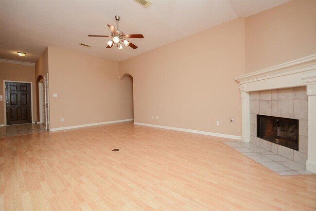 Building Photo - 13639 Country Pine Ct