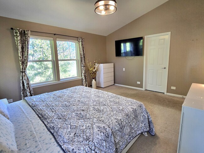 Building Photo - 67 Tanglewood Dr