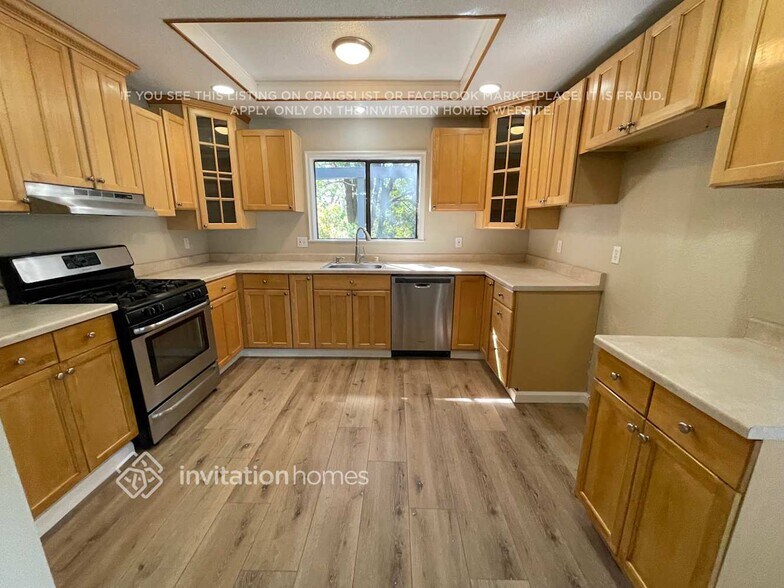 Building Photo - 3045 Waring Pl