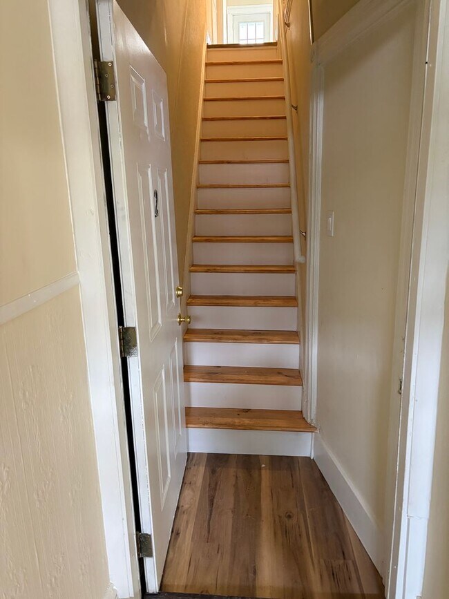 Building Photo - 729 W Lafayette St