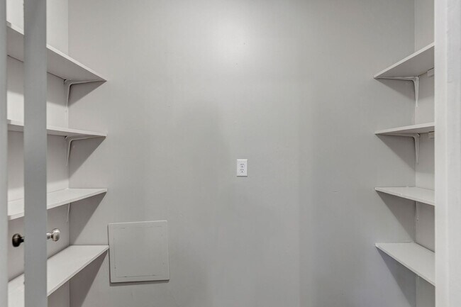 Building Photo - Three Bedroom Ranch w/ Basement in Dover with over an acre lot!