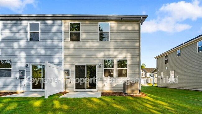 Building Photo - 174 Parker Ln