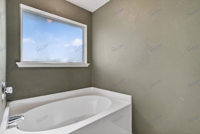 Building Photo - 549 Dylan Ct