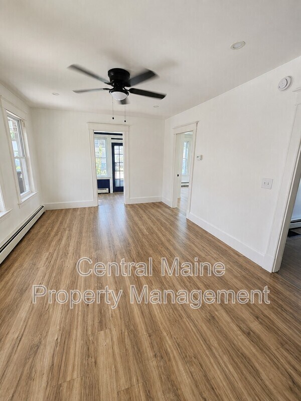 Building Photo - 485 Tuner St