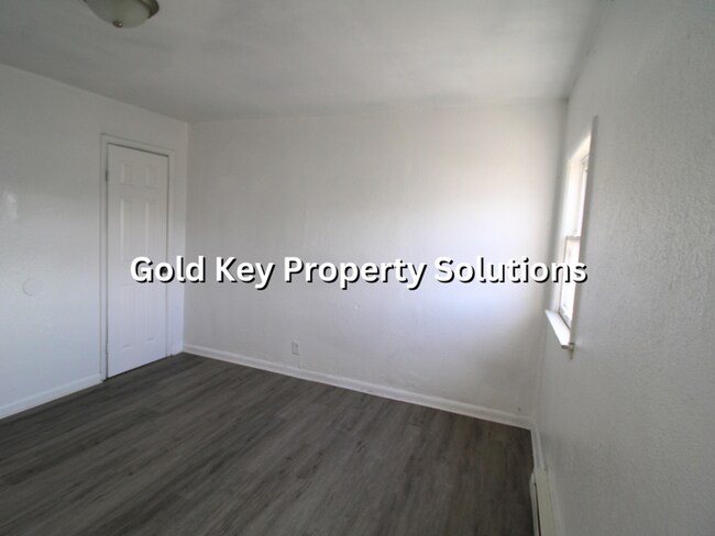 Building Photo - MUNCIE All-Electric 2 BR 1 BA House with Fenced Yard (NO SECTION 8)