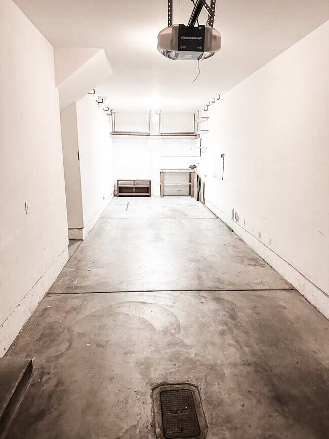 Building Photo - 2744 Crown Ridge Rd