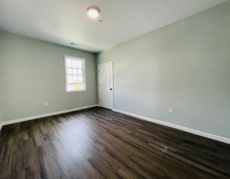 Building Photo - 43 Oread St