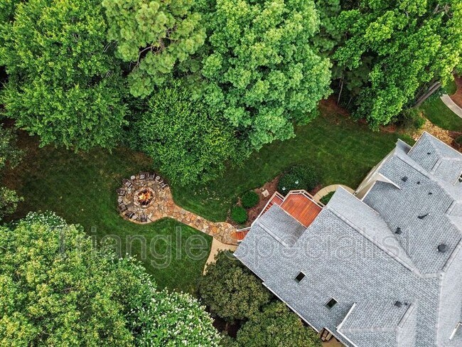 Building Photo - 6121 Carlyle Dr