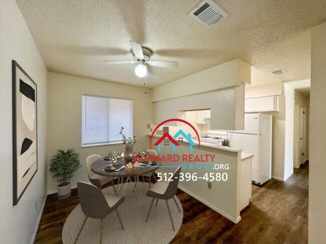 Building Photo - Application Pending: 2 Bed Duplex with Car...