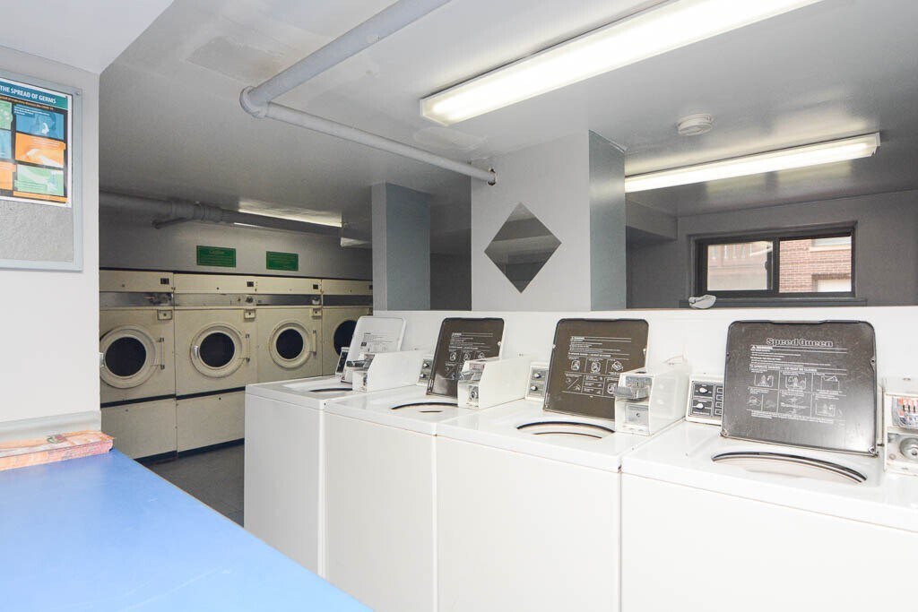 Building Photo - 3024 N Halsted St