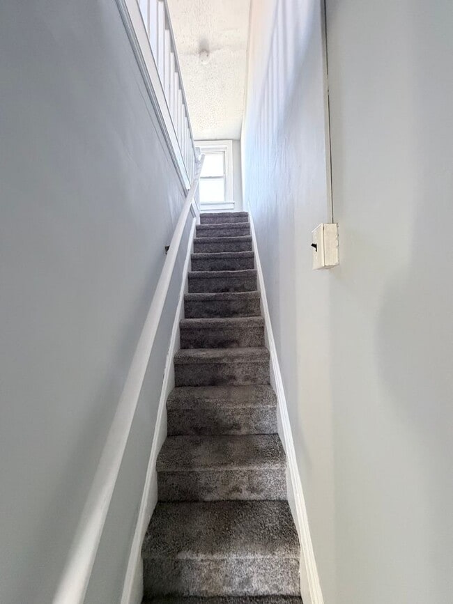 Building Photo - 106 Virginia Ave