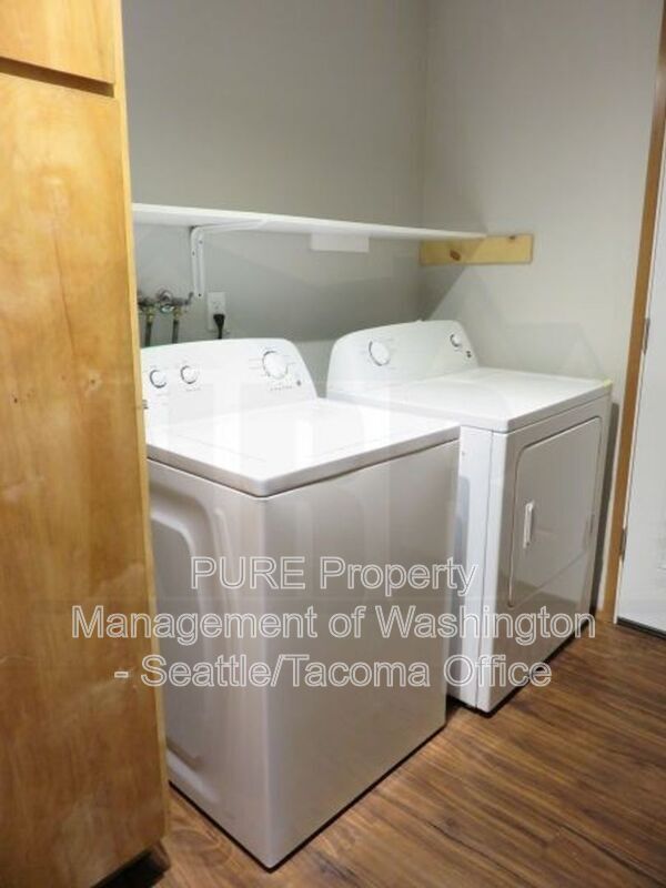 Building Photo - 511 Malibu Dr SE