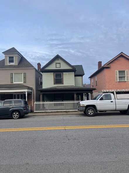 Primary Photo - 423 Warwood Ave