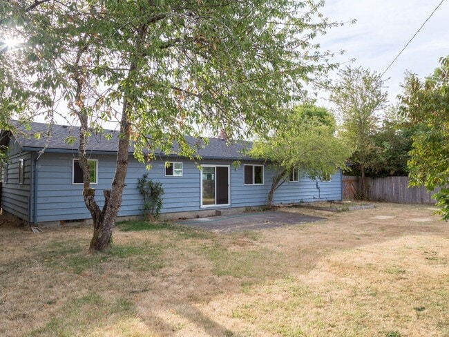 Building Photo - 1930 NW Kings Blvd