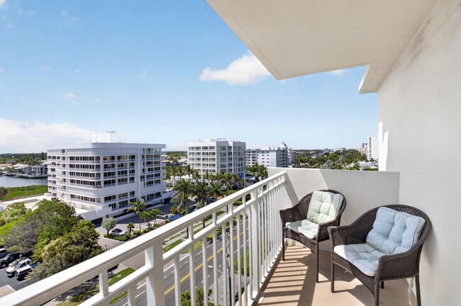 Building Photo - 3215 S Ocean Blvd
