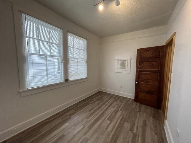 Building Photo - 1412 Teche St