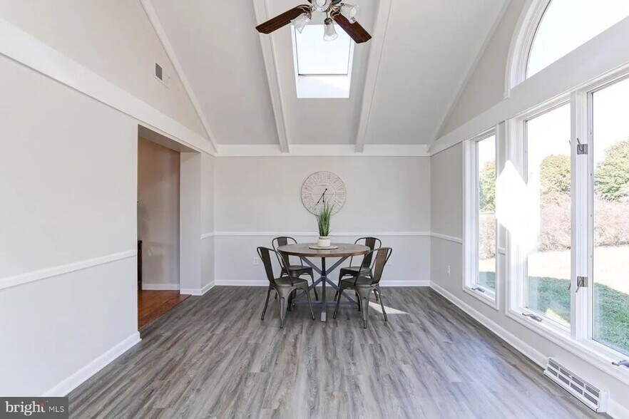 Building Photo - 2360 Sycamore Rd