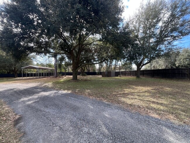 Building Photo - Spacious (Almost 3,000 sq ft) 6 Bedroom, 3 Bath Furnished Home – Live Oak, FL