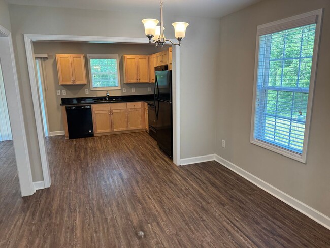 Building Photo - Newer construction townhouse in popular Ka...