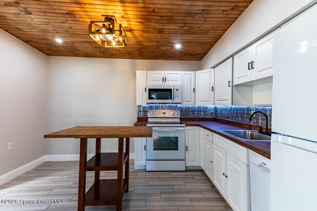 Building Photo - 177 Woodland Dr