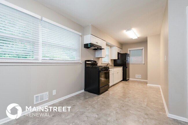 Building Photo - 4325 Bayberry Dr