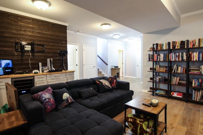 Building Photo - 205 Starlight Ln