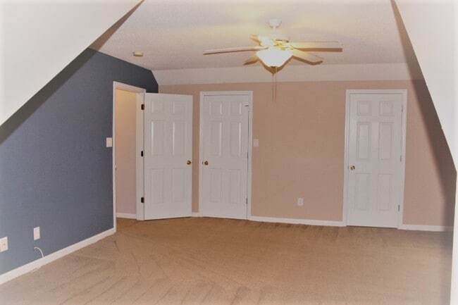 Building Photo - Staff Favorite.