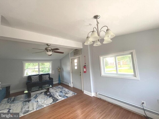 Building Photo - 1229 Crawford Dr