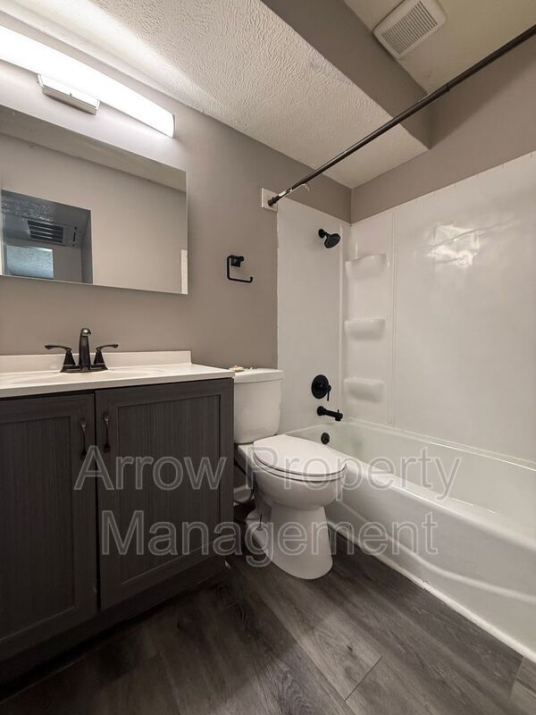 Building Photo - 1215 E Street-5