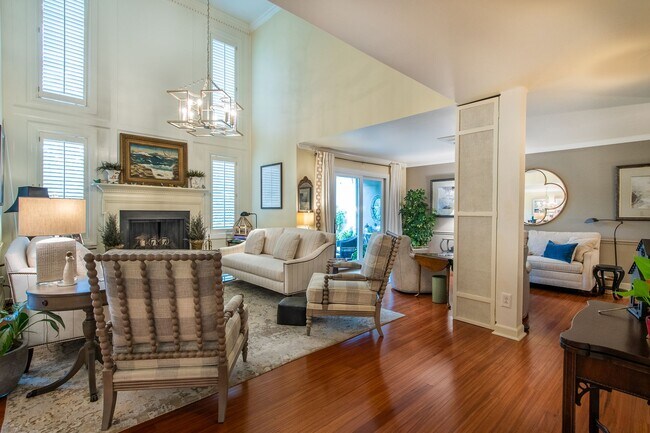 Building Photo - Immaculate Snee Farm Townhome for Rent!