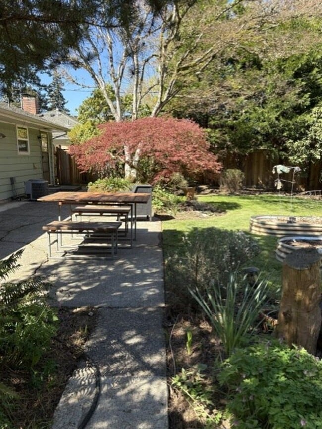 Building Photo - |NEW| ~ Charming Cedar Hills Ranch – Great Location! ~ Accepting Applications April 26 @ 5AM!