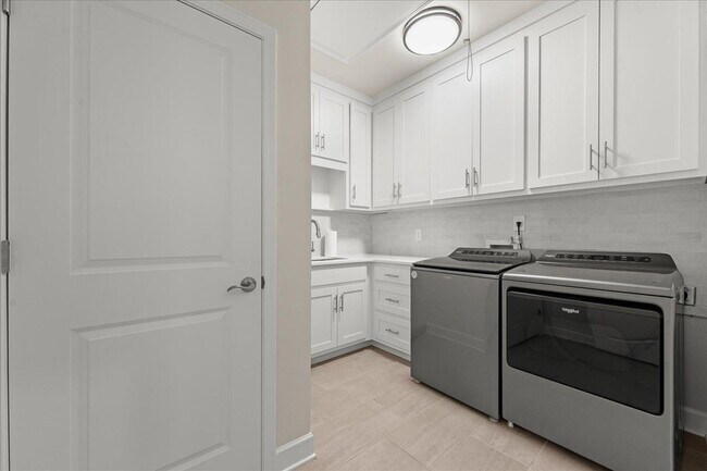 Building Photo - 1021 Leeward Run Trl