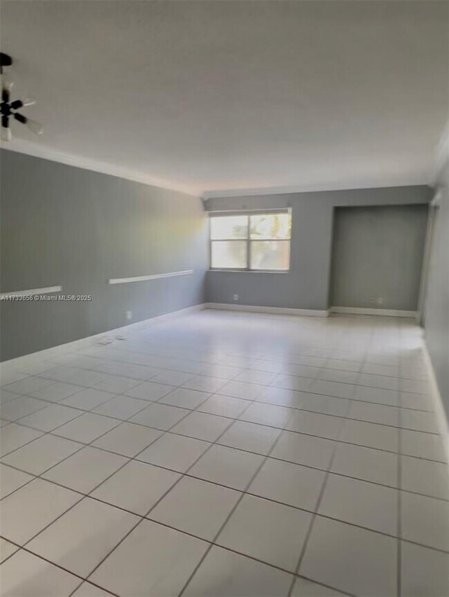 Building Photo - 3301 Spanish Moss Terrace