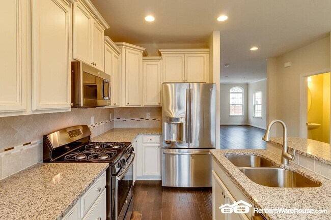 Building Photo - 8120 Mill Falls Ct
