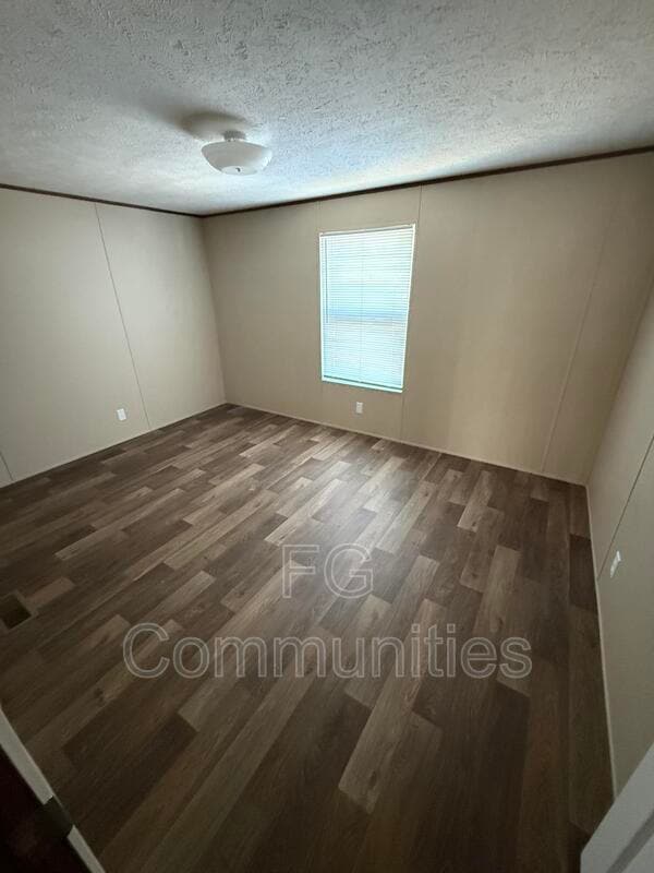 Building Photo - 3160 Dunn St