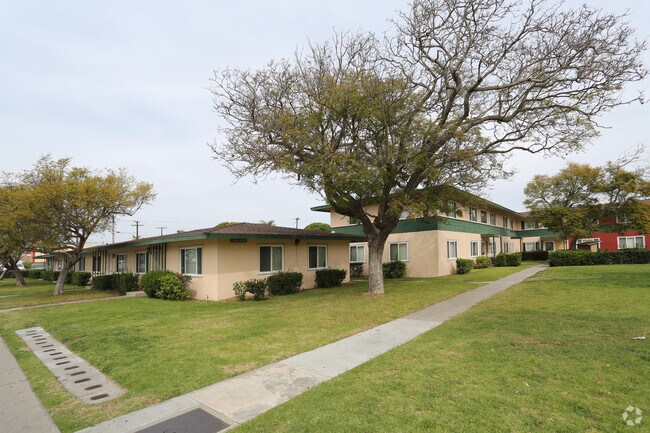 Building Photo - California Gardens