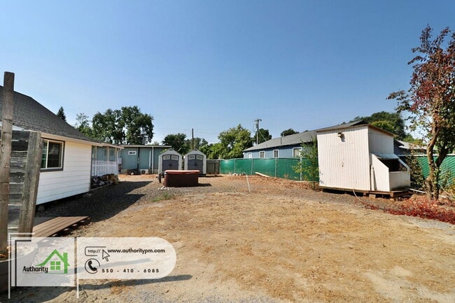 Building Photo - 1840 Heller Ln