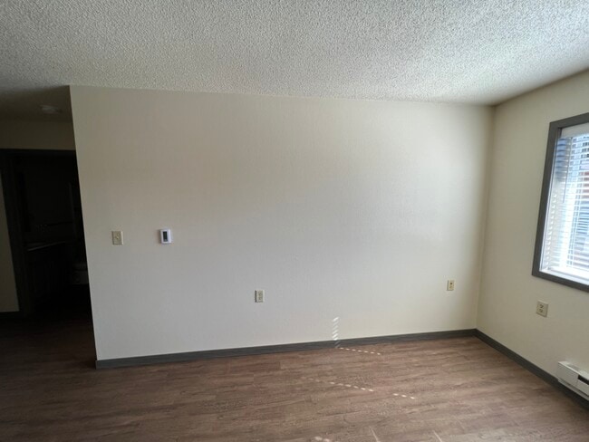 Building Photo - 117 Maine St