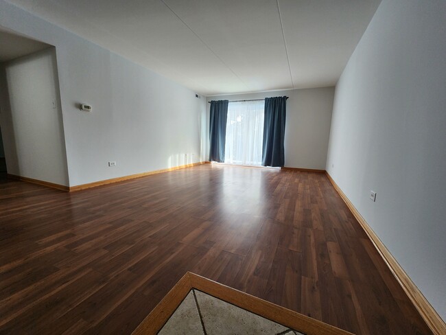 Building Photo - 5231 James Ln