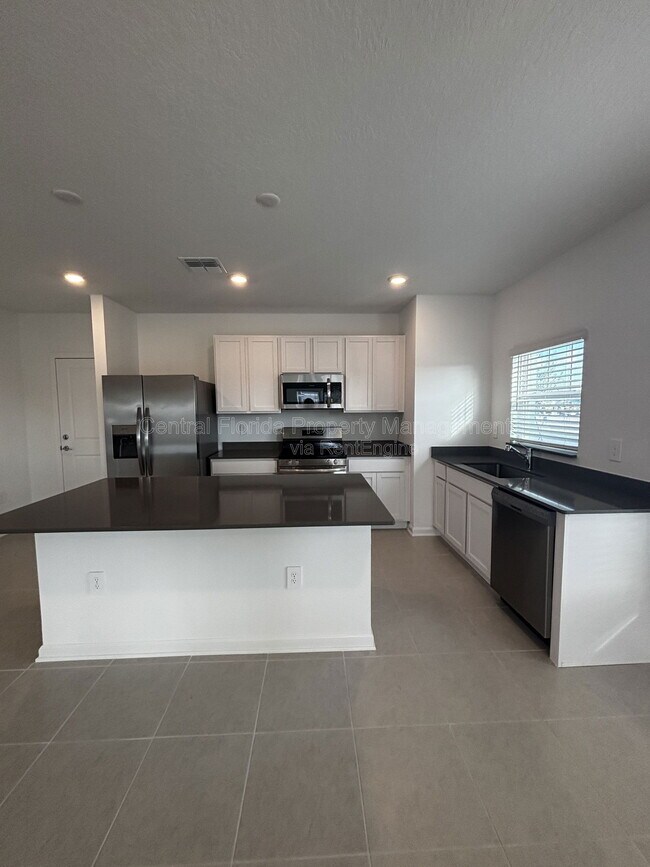 Building Photo - 7370 Summer Ivy Aly