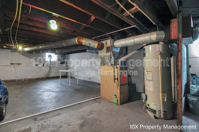 Building Photo - 1668 E Sycamore St