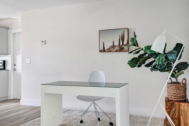 Building Photo - 1299 SW 9th St